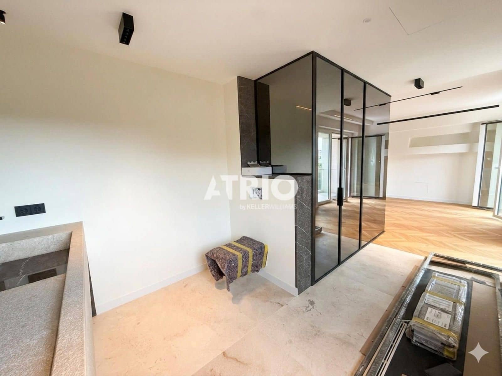 Piso de 2 habitaciones en Santa Ponsa en venta con piscina garaje - 990.000 € (Ref: 9872446)