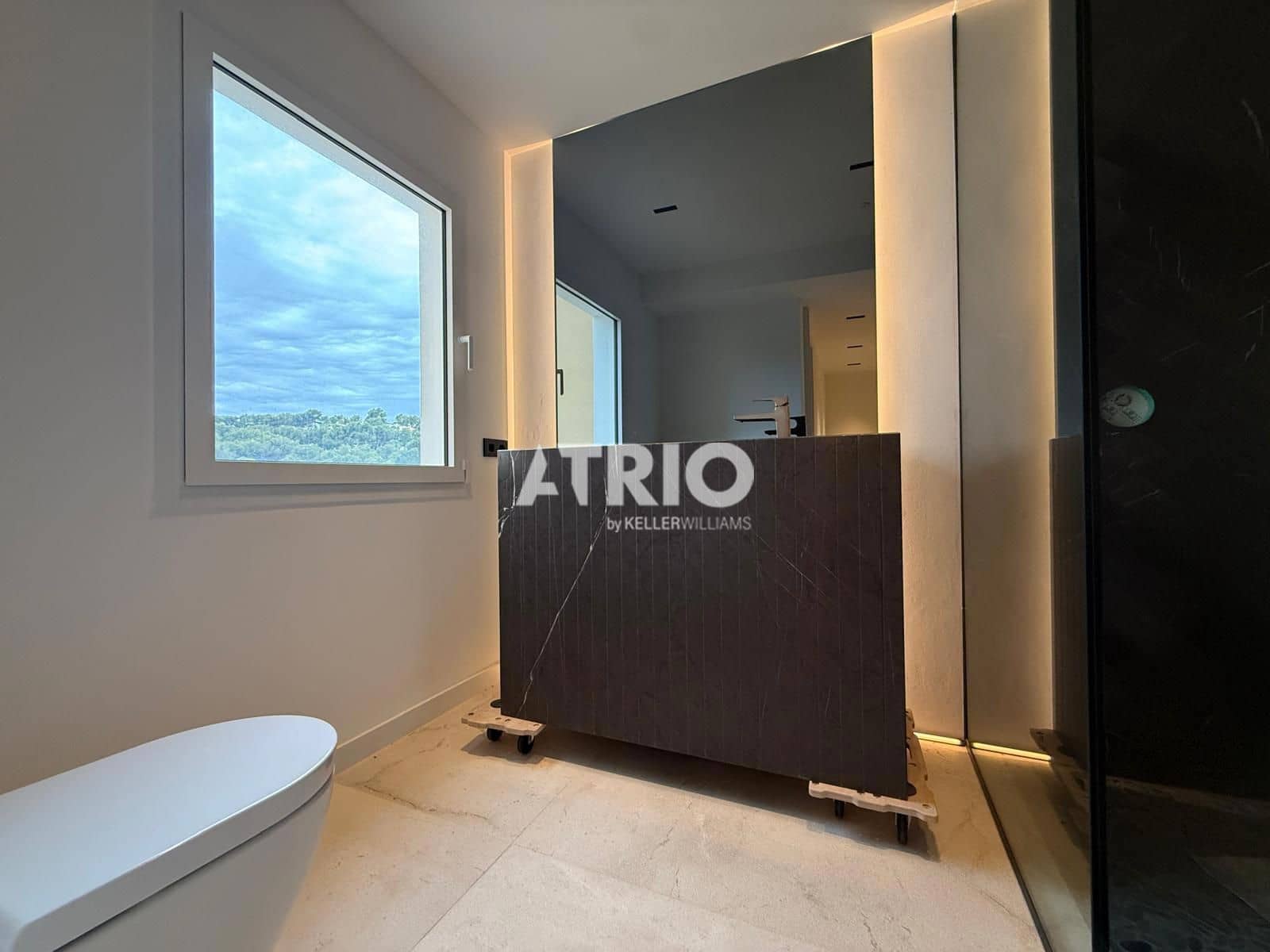 Piso de 2 habitaciones en Santa Ponsa en venta con piscina garaje - 990.000 € (Ref: 9872446)