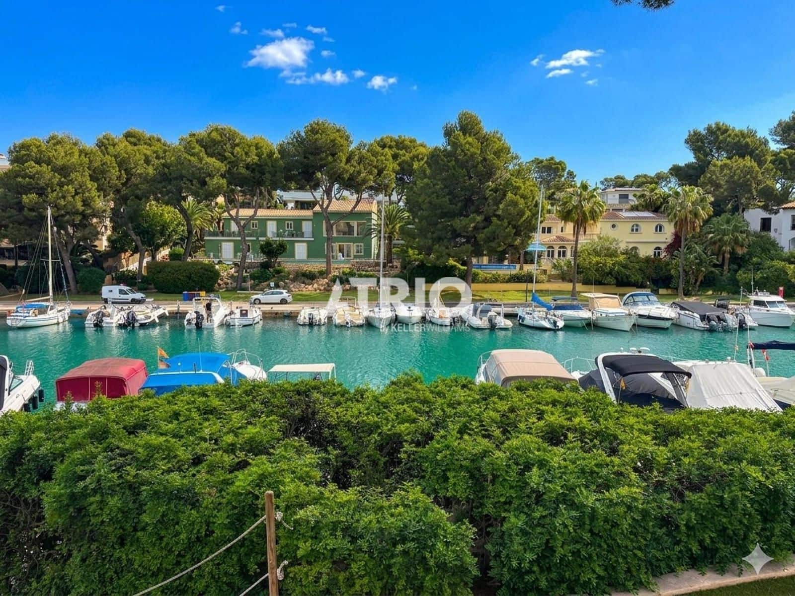 Piso de 2 habitaciones en Santa Ponsa en venta con piscina garaje - 990.000 € (Ref: 9872446)