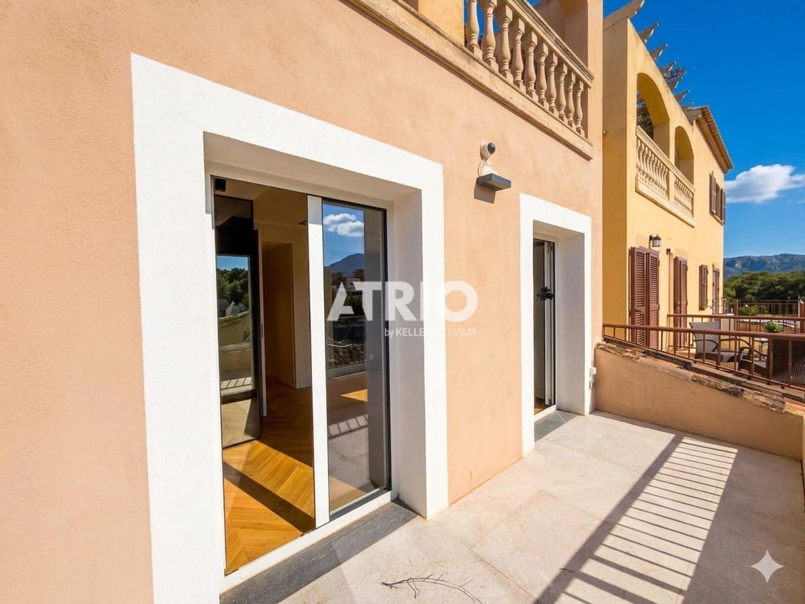 Piso de 2 habitaciones en Santa Ponsa en venta con piscina garaje - 990.000 € (Ref: 9872446)