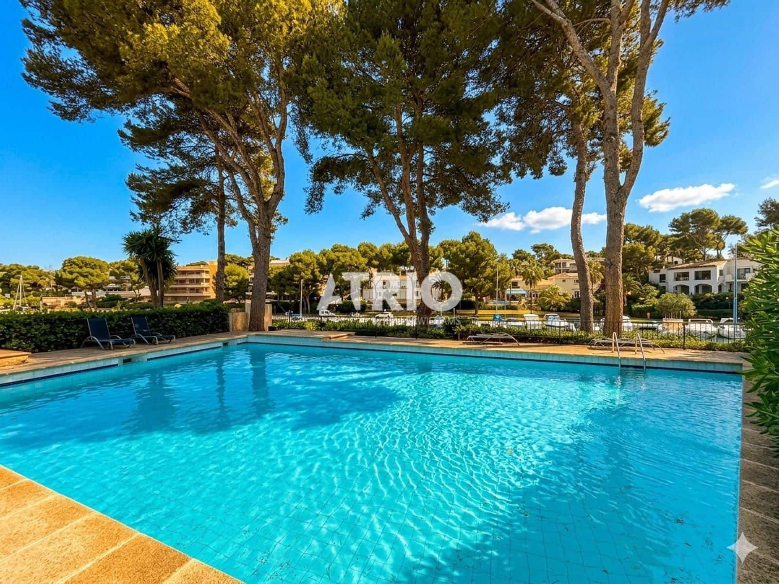 Piso de 2 habitaciones en Santa Ponsa en venta con piscina garaje - 990.000 € (Ref: 9872446)