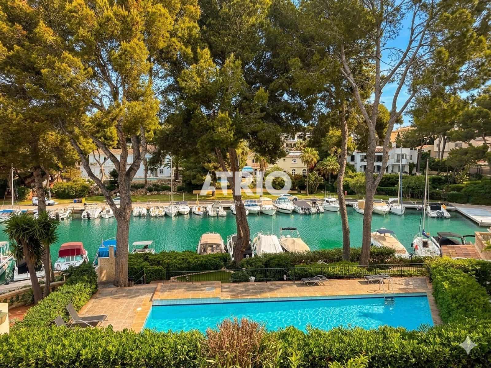 Piso de 2 habitaciones en Santa Ponsa en venta con piscina garaje - 990.000 € (Ref: 9872446)