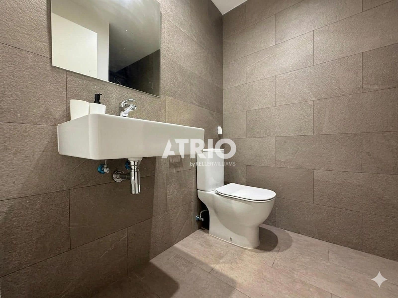 2 soverom Leilighet til salgs i Palma de Mallorca med svømmebasseng garasje - € 595 000 (Ref: 9880256)