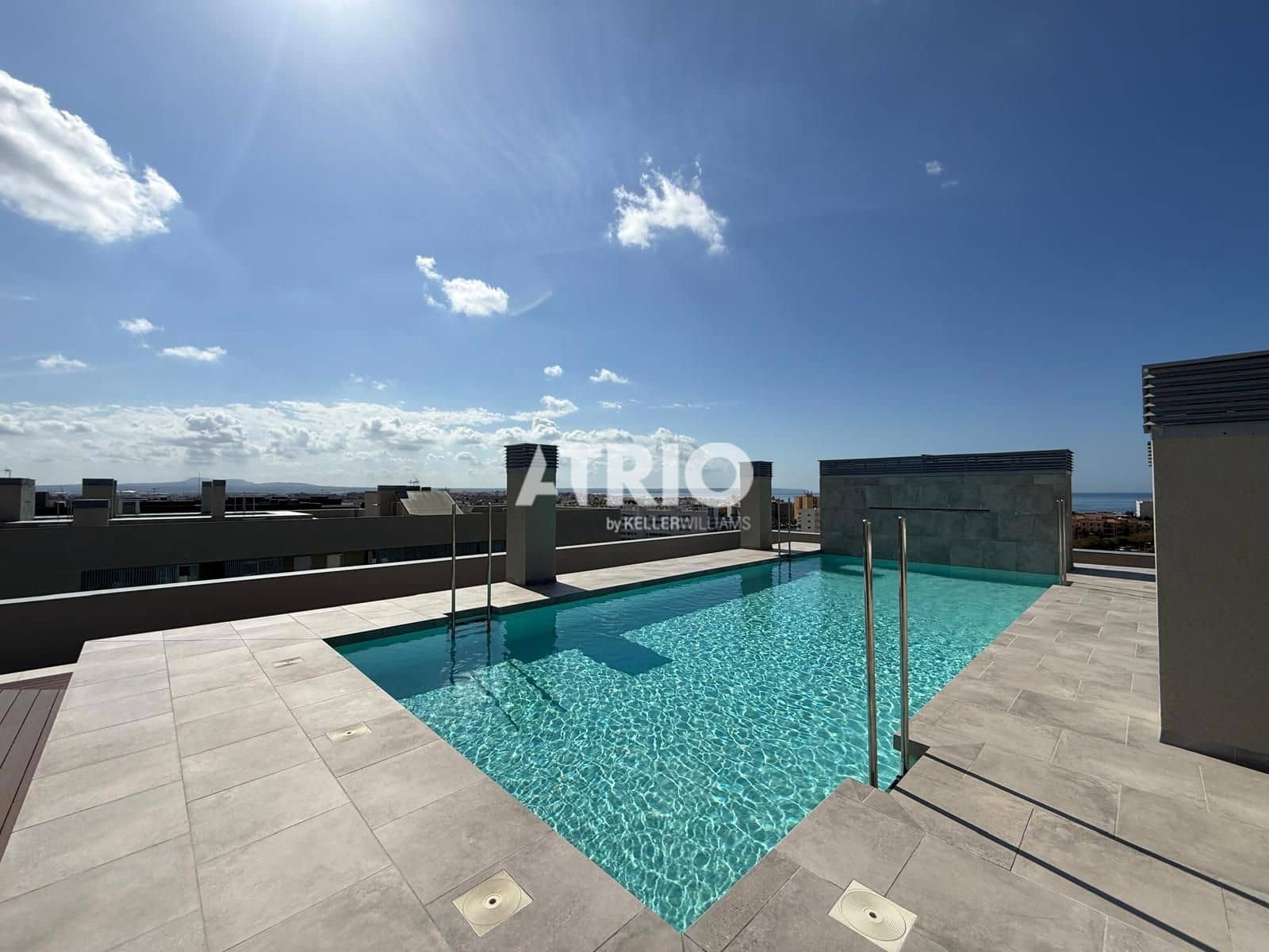 2 soverom Leilighet til salgs i Palma de Mallorca med svømmebasseng garasje - € 595 000 (Ref: 9880256)