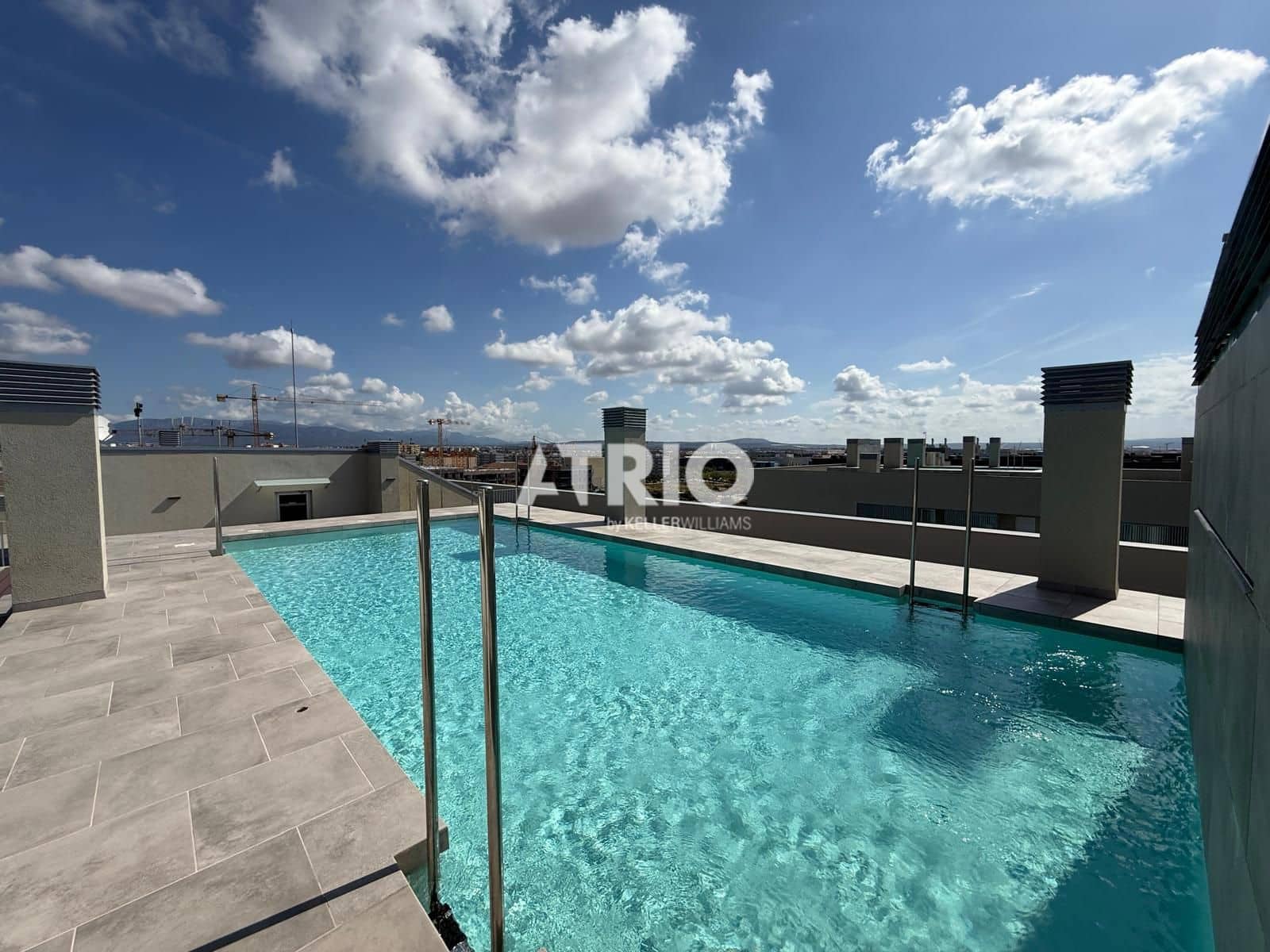 2 soverom Leilighet til salgs i Palma de Mallorca med svømmebasseng garasje - € 595 000 (Ref: 9880256)
