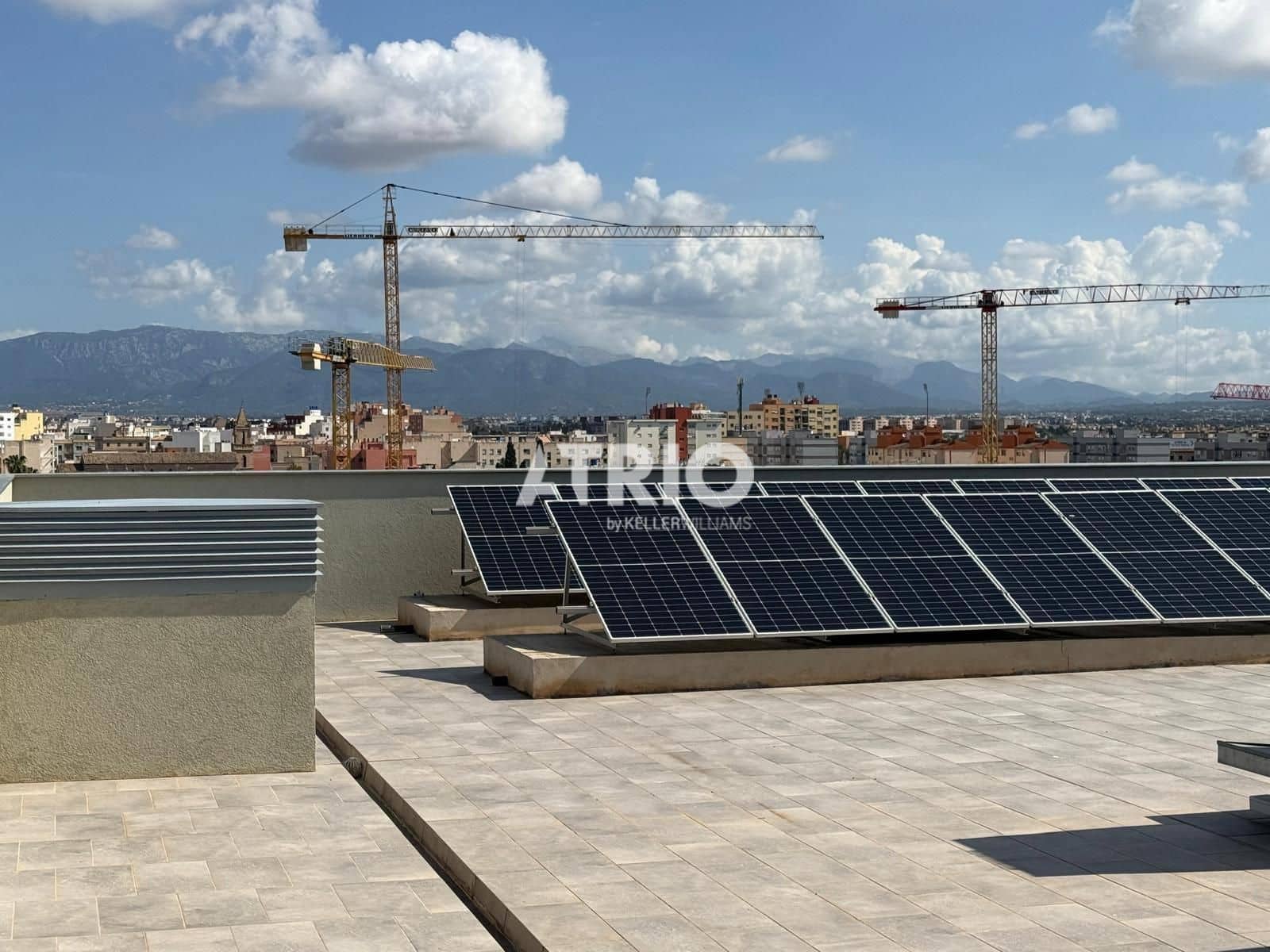 2 soverom Leilighet til salgs i Palma de Mallorca med svømmebasseng garasje - € 595 000 (Ref: 9880256)