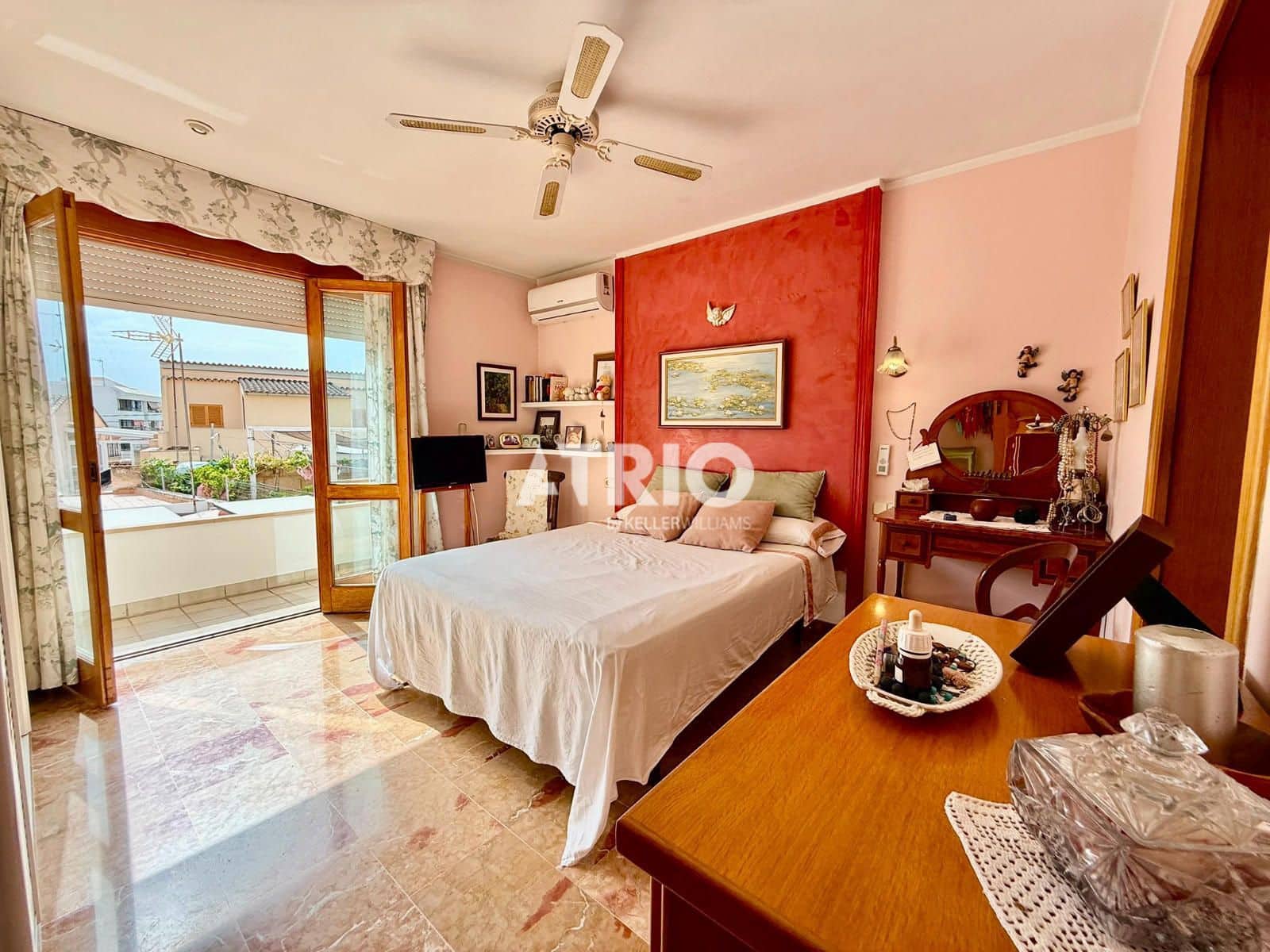 6 bedroom Villa for sale in Palma de Mallorca with garage - € 1,400,000 (Ref: 9891005)