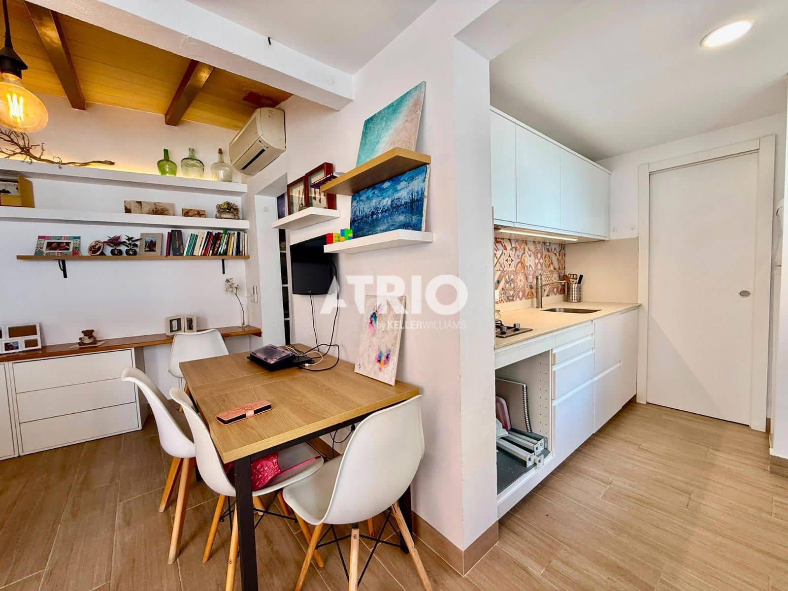 6 bedroom Villa for sale in Palma de Mallorca with garage - € 1,400,000 (Ref: 9891005)