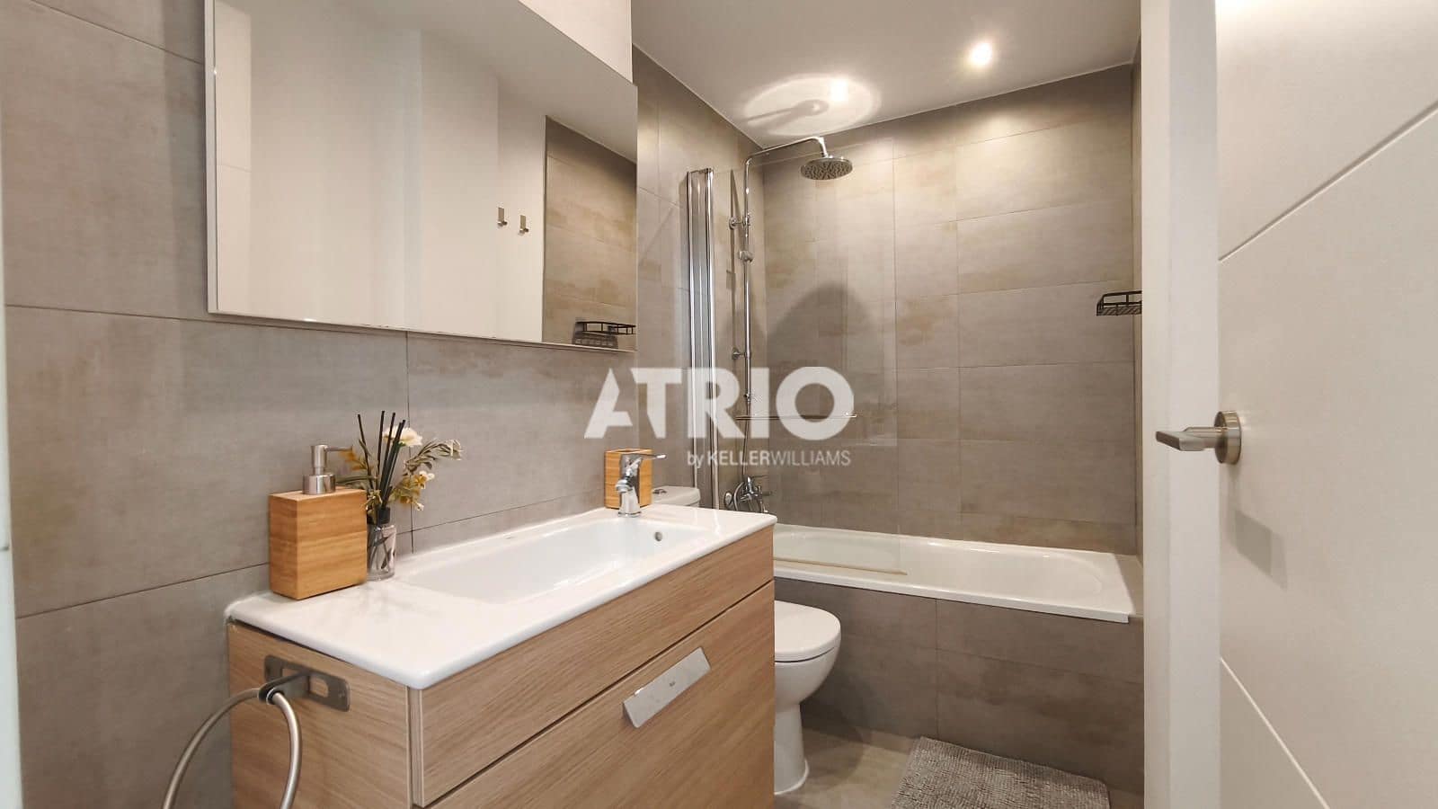 4 bedroom Townhouse for sale in Marratxi with garage - € 679,000 (Ref: 9926328)