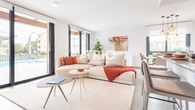 3 soveværelse Byhus til salg i Cala Ratjada, Capdepera med swimmingpool - € 877.000 (Ref: 9941024)