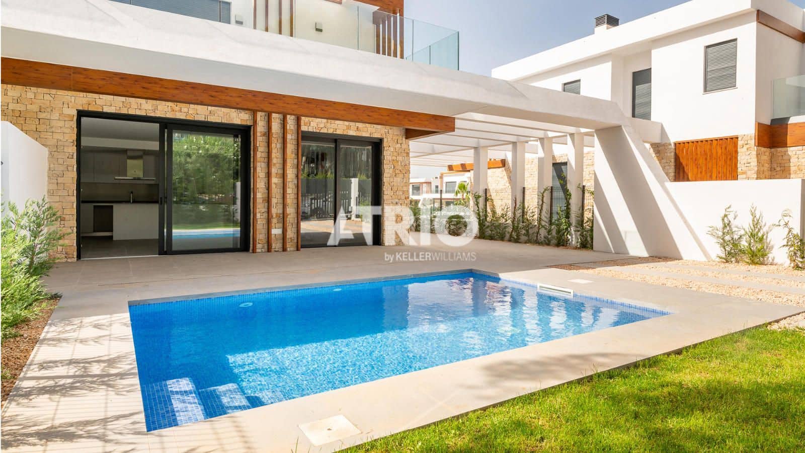 3 soveværelse Byhus til salg i Cala Ratjada med swimmingpool - € 877.000 (Ref: 9941024)