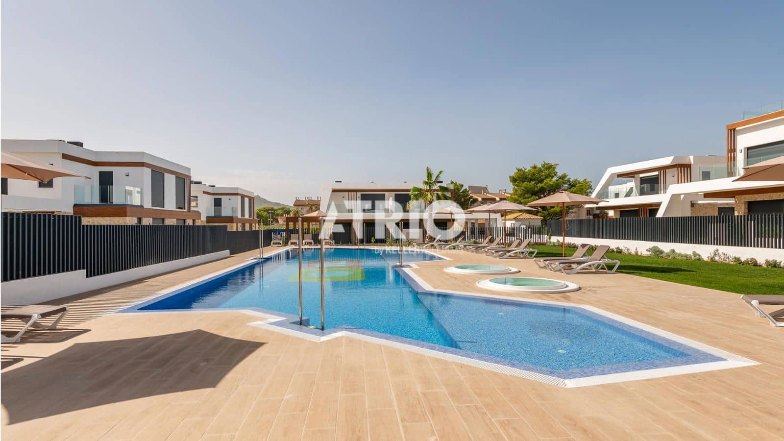 3 soveværelse Byhus til salg i Cala Ratjada med swimmingpool - € 877.000 (Ref: 9941024)