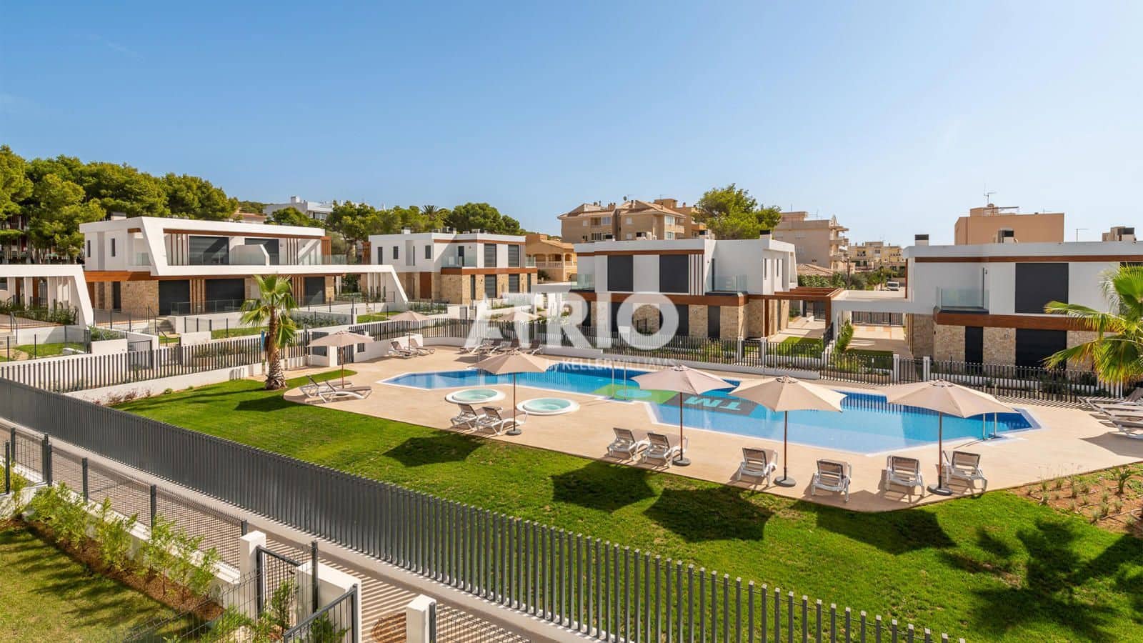 3 soveværelse Byhus til salg i Cala Ratjada med swimmingpool - € 877.000 (Ref: 9941024)