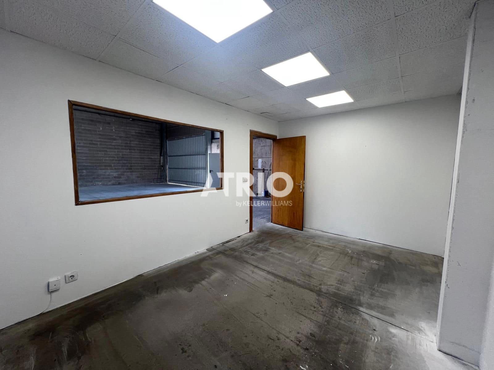 Local Commercial à louer à Burgos ville - 1 000 € (Ref: 9961025)