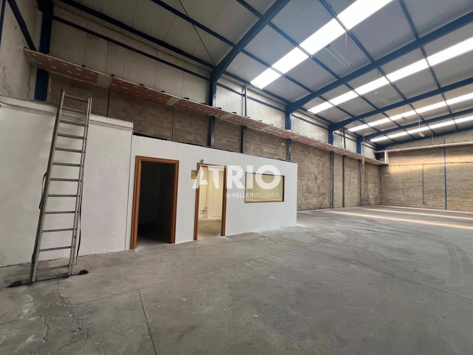 Local Commercial à louer à Burgos ville - 1 000 € (Ref: 9961025)