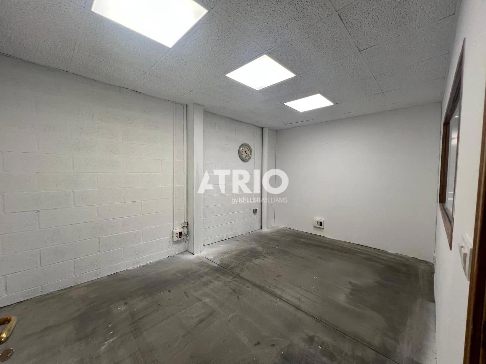Local Commercial à louer à Burgos ville - 1 000 € (Ref: 9961025)