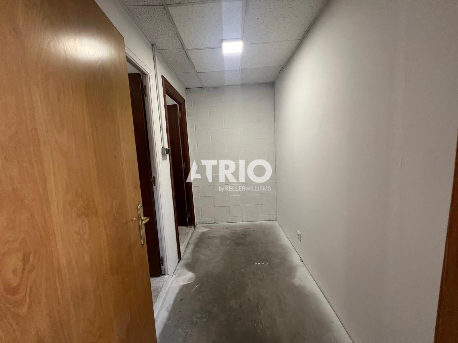 Local Commercial à louer à Burgos ville - 1 000 € (Ref: 9961025)