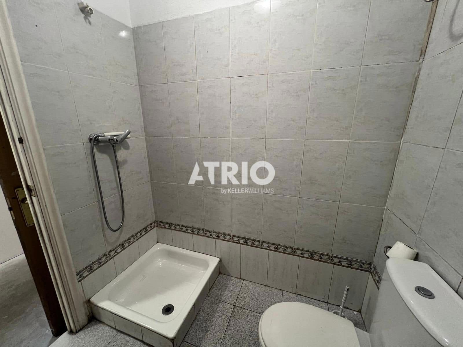 Local Commercial à louer à Burgos ville - 1 000 € (Ref: 9961025)