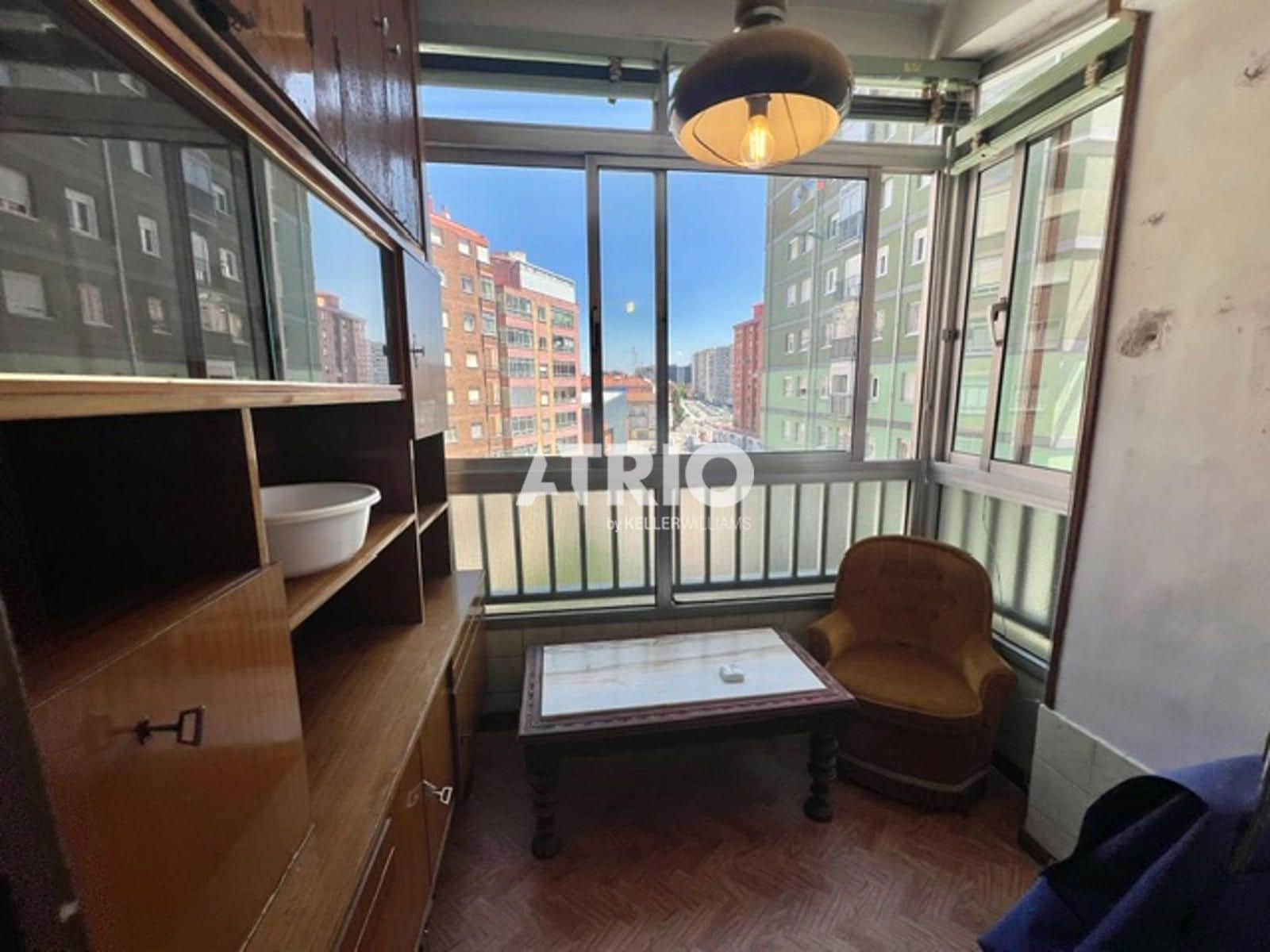 3 slaapkamer Flat te huur in Burgos stad - € 750 (Ref: 9973854)