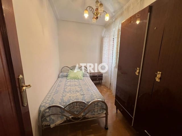 3 sovrum Lägenhet att hyra i Burgos stad - 750 € (Ref: 9973854)