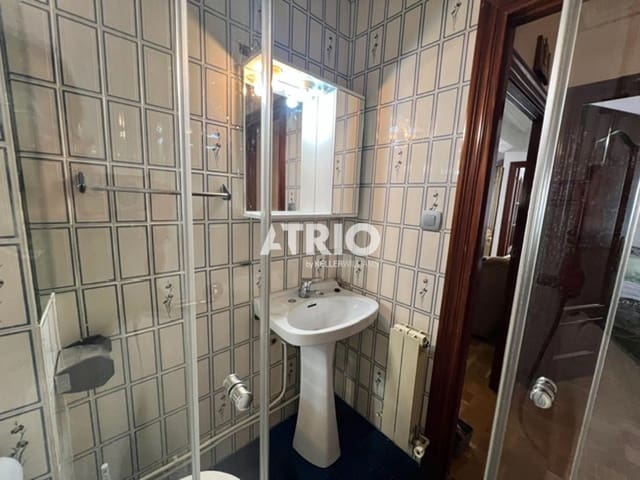 3 sovrum Lägenhet att hyra i Burgos stad - 750 € (Ref: 9973854)