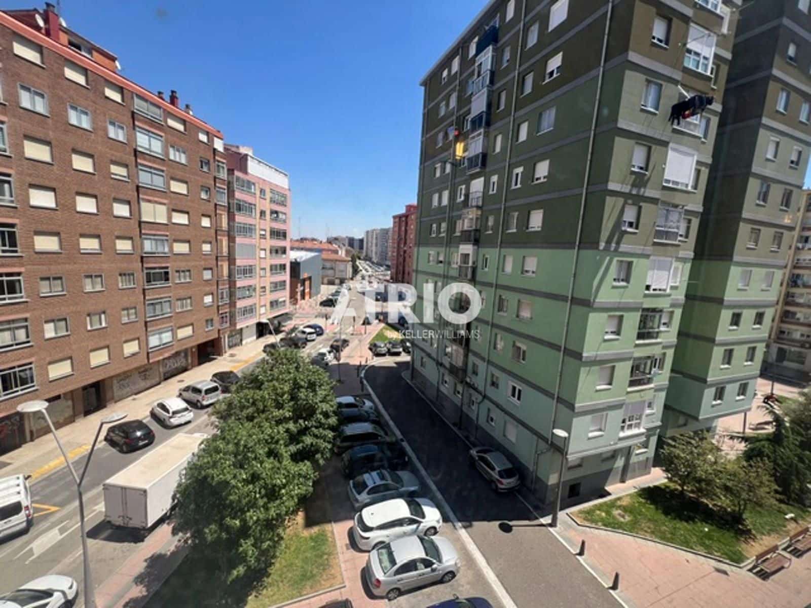 3 slaapkamer Flat te huur in Burgos stad - € 750 (Ref: 9973854)