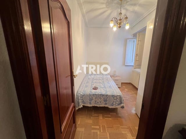 3 quarto Apartamento para arrendar em Burgos cidade - 750 € (Ref: 9973854)
