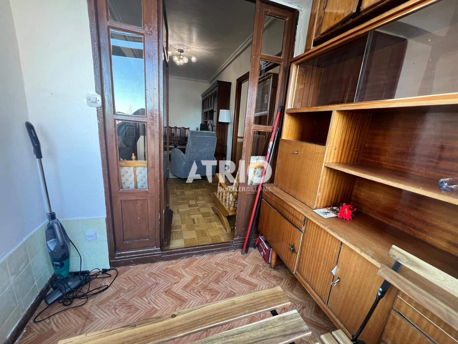 3 bedroom Flat for rent in Burgos city - € 750 (Ref: 9973854)