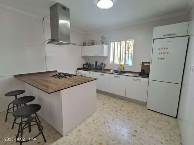 2 makuuhuone Maalaistalo myytävänä paikassa Chiclana de la Frontera - 195 000 € (Ref: 10045950)