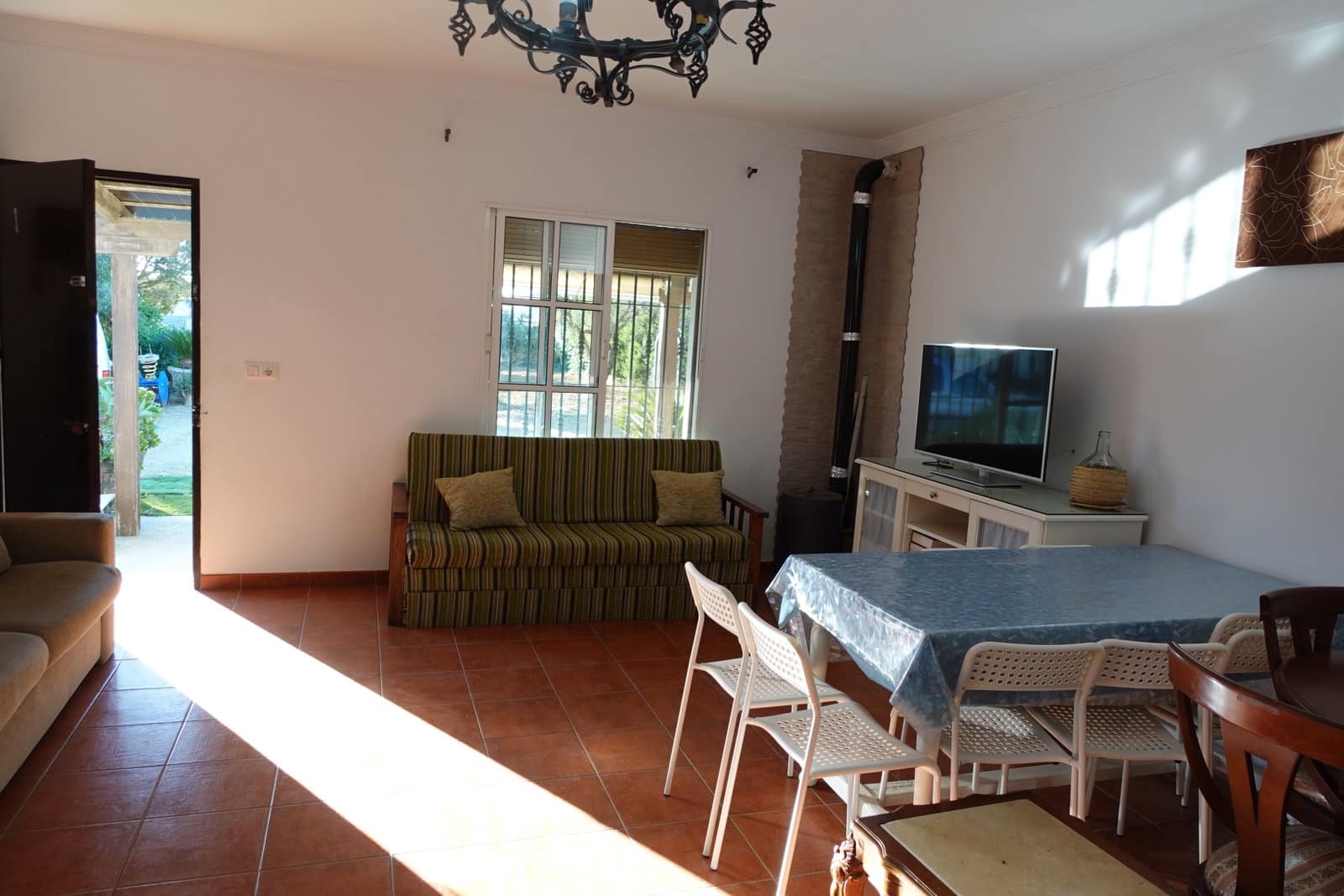 1 soveværelse Finca/Landehus til salg i Chiclana de la Frontera med swimmingpool - € 100.000 (Ref: 10175728)