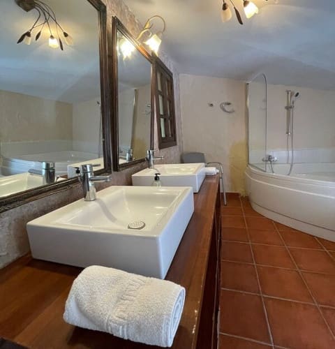 13 soveværelse Villa til salg i Chiclana de la Frontera med swimmingpool garage - € 580.000 (Ref: 8469056)