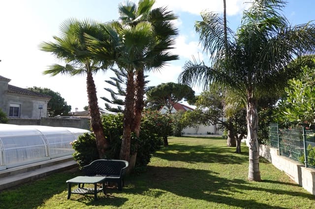 4 sypialnia Willa na sprzedaż w La Barrosa, Chiclana de la Frontera z basenem garażem - 450 000 € (Ref: 8754813)