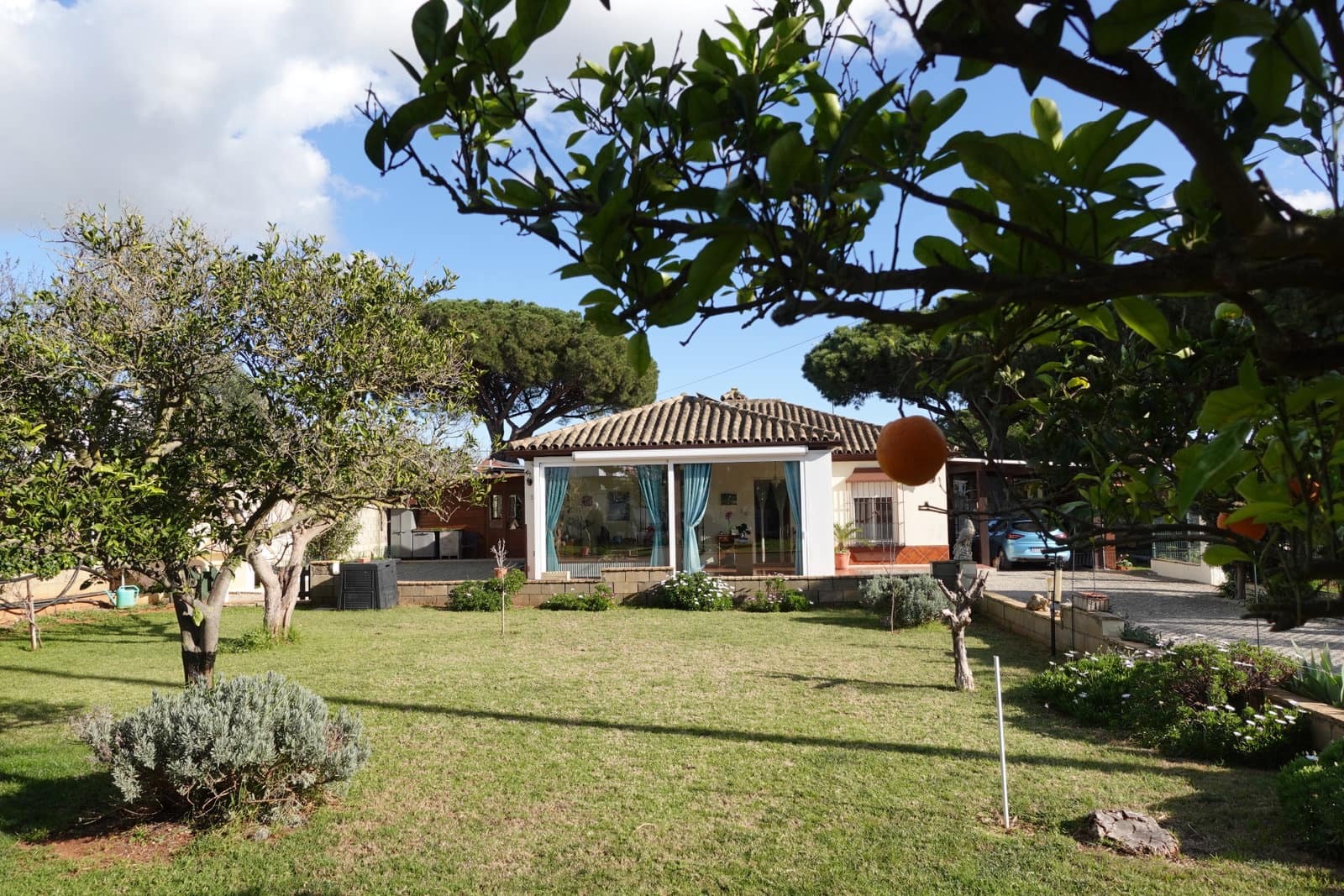 4 bedroom Villa for sale in La Barrosa with pool garage - € 450,000 (Ref: 8754813)