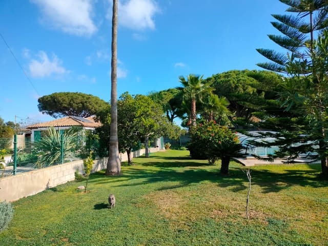 4 sypialnia Willa na sprzedaż w La Barrosa, Chiclana de la Frontera z basenem garażem - 450 000 € (Ref: 8754813)