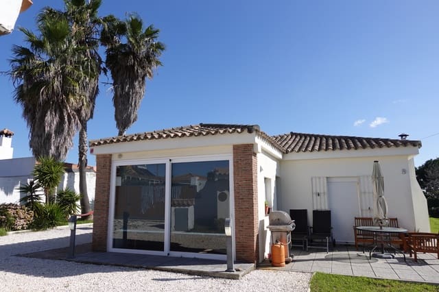 2 bedroom Villa for sale in Chiclana de la Frontera with pool garage - € 174,000 (Ref: 8803847)