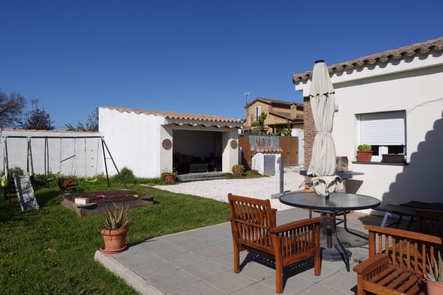 2 bedroom Villa for sale in Chiclana de la Frontera with pool garage - € 174,000 (Ref: 8803847)