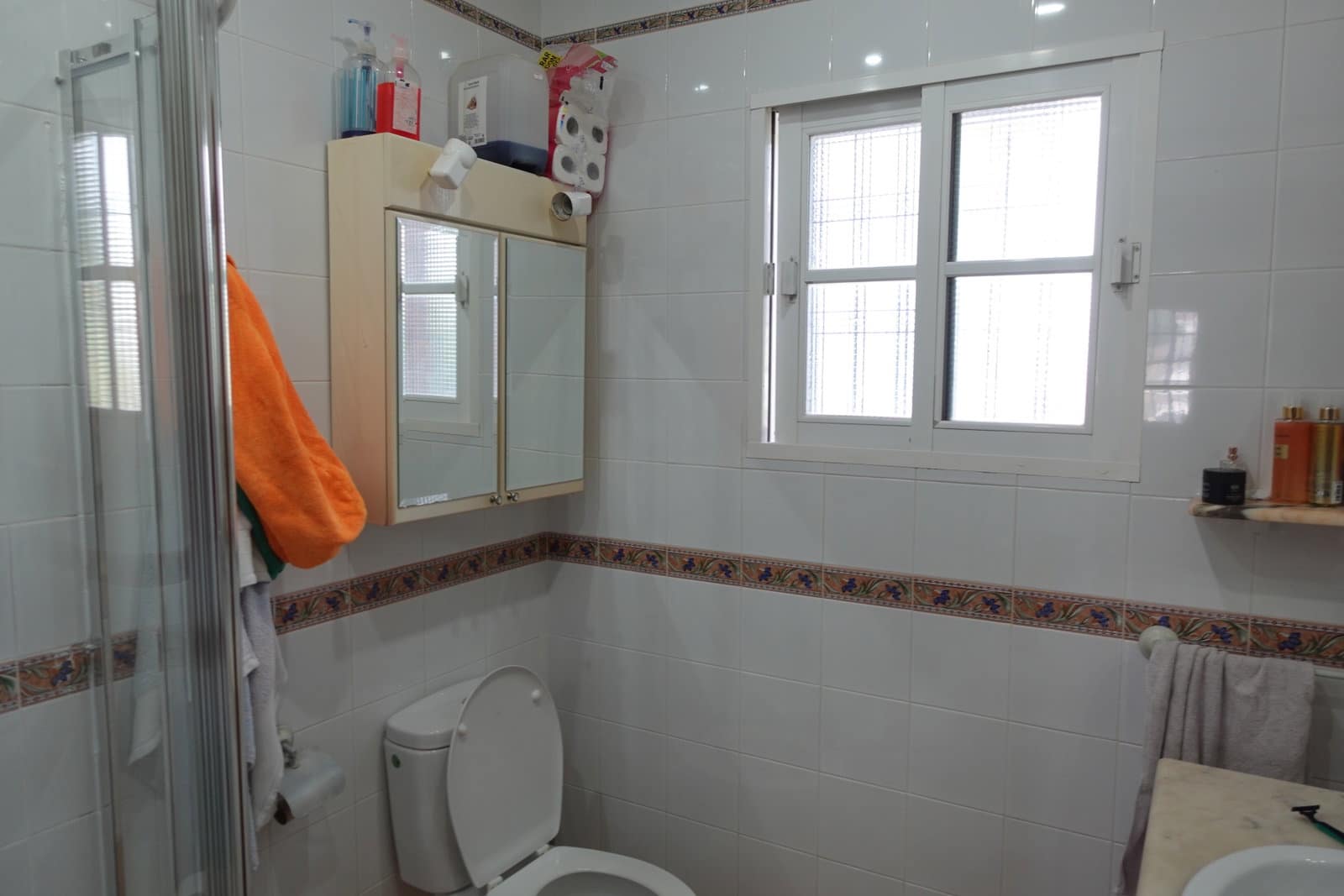 5 bedroom Villa for sale in Chiclana de la Frontera with garage - € 390,000 (Ref: 8969408)