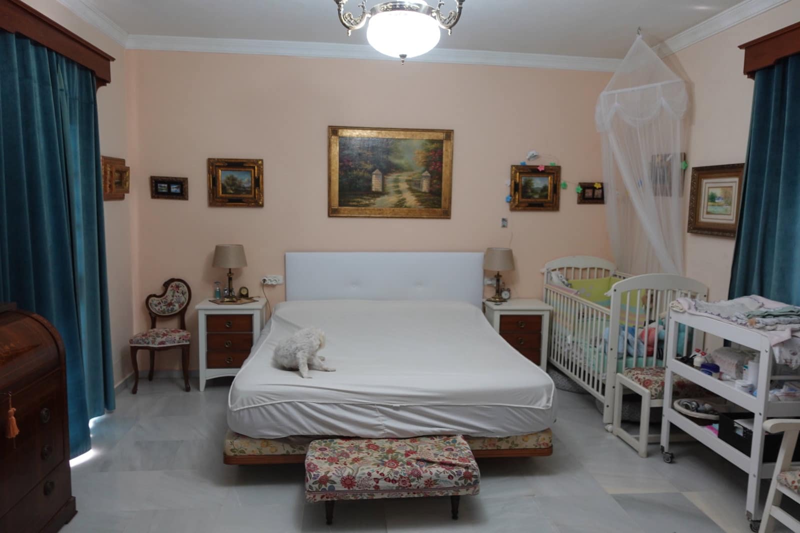 5 bedroom Villa for sale in Chiclana de la Frontera with garage - € 390,000 (Ref: 8969408)