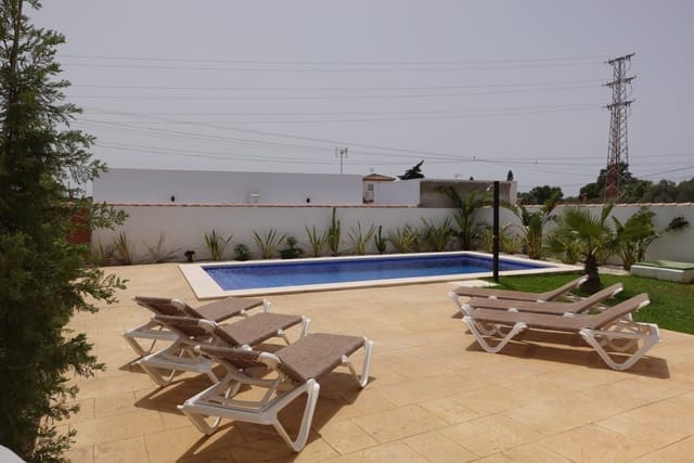 6 bedroom Villa for sale in Chiclana de la Frontera with pool garage - € 469,000 (Ref: 9164468)