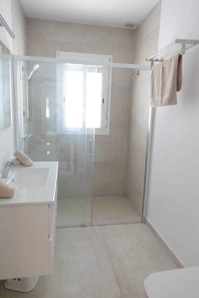 6 bedroom Villa for sale in Chiclana de la Frontera with pool garage - € 379,000 (Ref: 9164468)