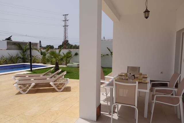 6 bedroom Villa for sale in Chiclana de la Frontera with pool garage - € 379,000 (Ref: 9164468)