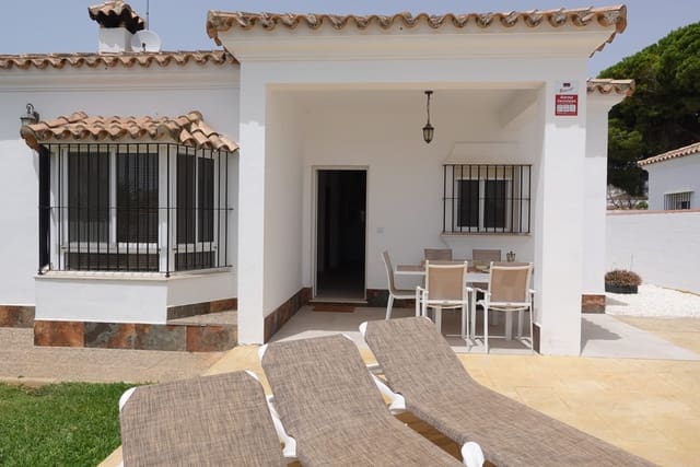 6 bedroom Villa for sale in Chiclana de la Frontera with pool garage - € 379,000 (Ref: 9164468)