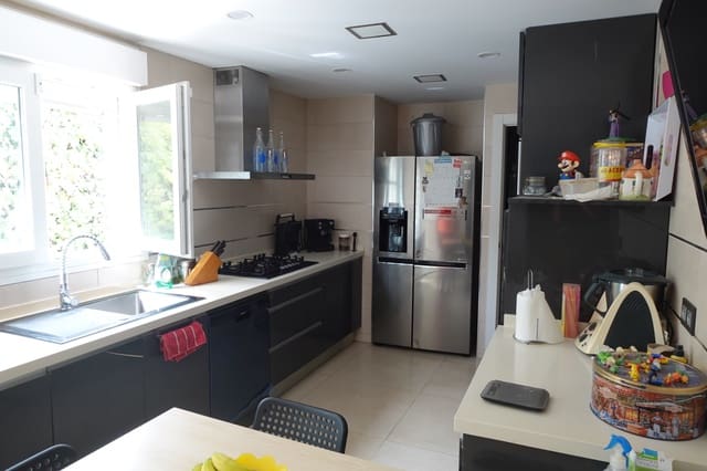 4 soverom Villa til salgs i El Puerto de Santa María med svømmebasseng garasje - € 690 000 (Ref: 9273050)