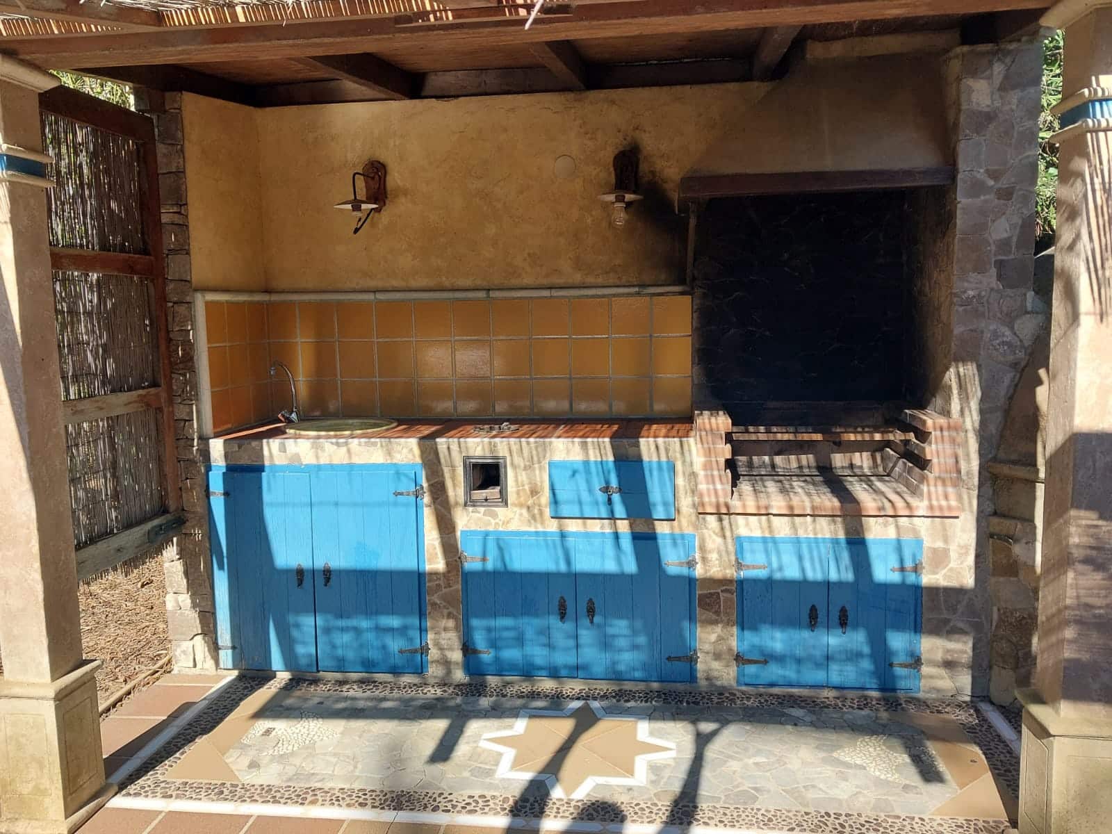 2 bedroom Finca/Country House for sale in Chiclana de la Frontera with pool garage - € 225,000 (Ref: 9378370)