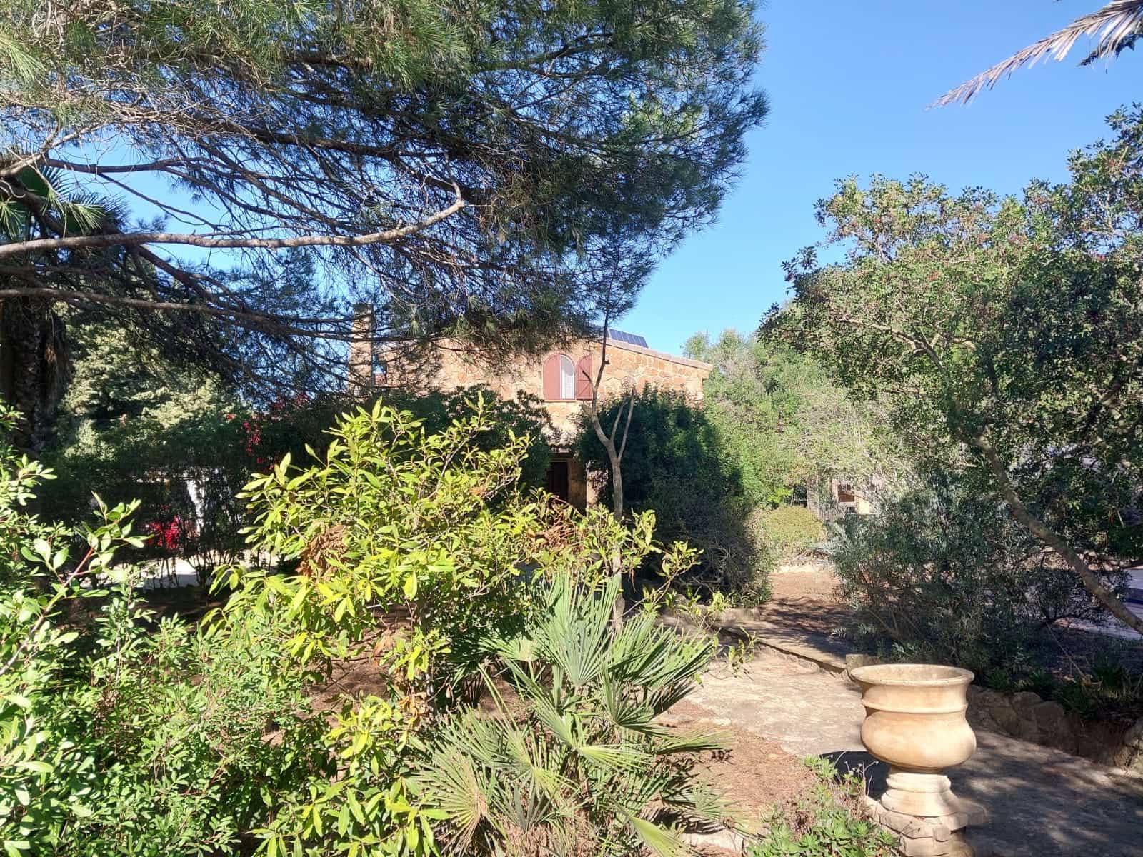 2 bedroom Finca/Country House for sale in Chiclana de la Frontera with pool garage - € 225,000 (Ref: 9378370)