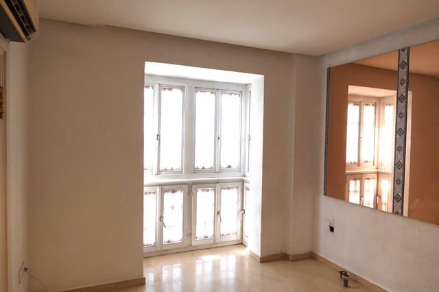 4 makuuhuone Huoneisto myytävänä paikassa Chiclana de la Frontera mukana 
autotalli - 199 000 € (Ref: 9379658)