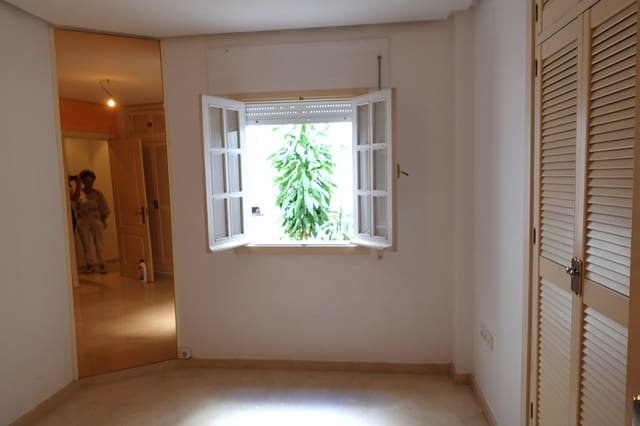 4 soverom Leilighet til salgs i Chiclana de la Frontera med garasje - € 199 000 (Ref: 9379658)