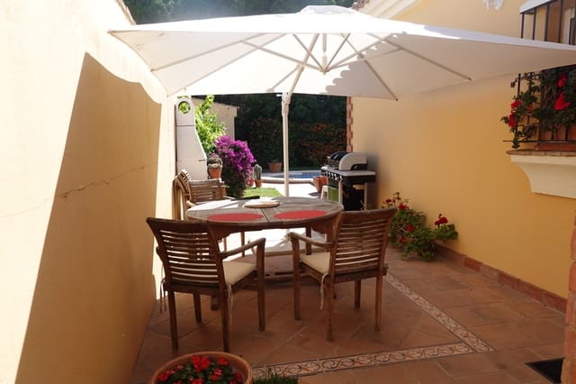 3 sypialnia Willa na sprzedaż w Chiclana de la Frontera z basenem garażem - 299 000 € (Ref: 9847832)