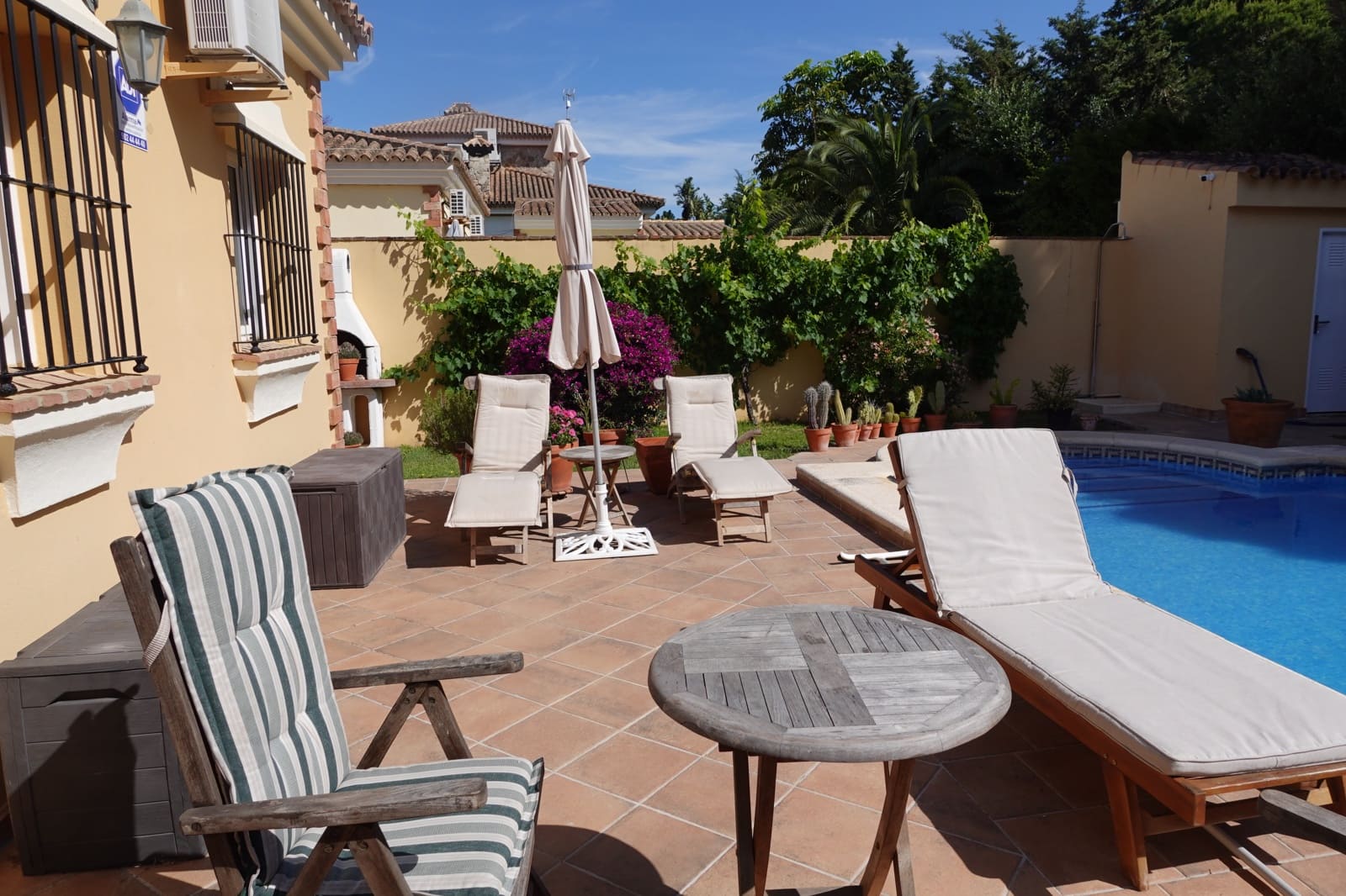 3 sypialnia Willa na sprzedaż w Chiclana de la Frontera z basenem garażem - 299 000 € (Ref: 9847832)
