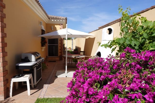 3 sypialnia Willa na sprzedaż w Chiclana de la Frontera z basenem garażem - 299 000 € (Ref: 9847832)